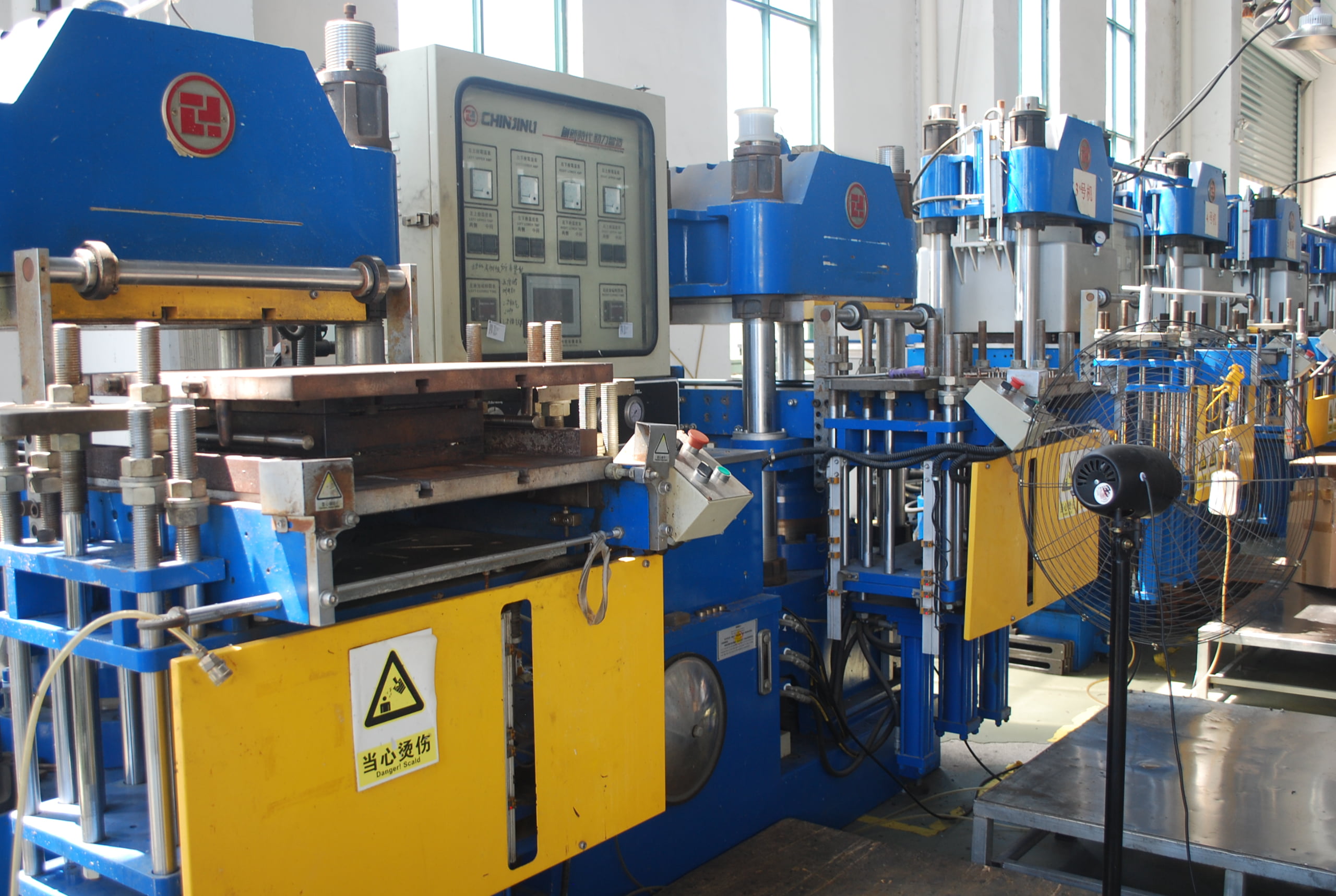 Haiwang silicone factory production line