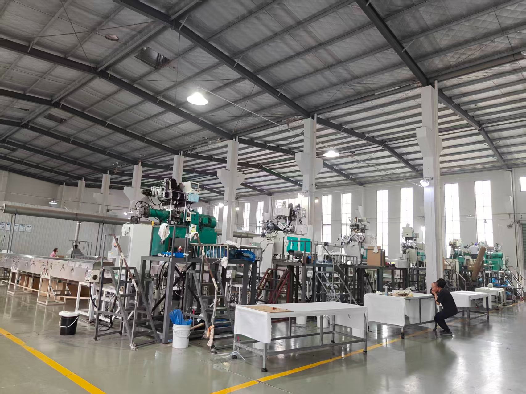 ISO 9001 Certified | FDA & LFGB Approved Materials - Haiwang Silicone factory production floor with extrusion lines