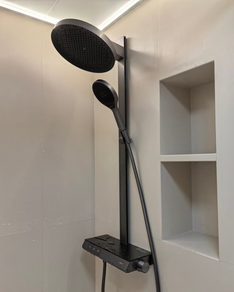 Handheld flexible silicone shower hose demo